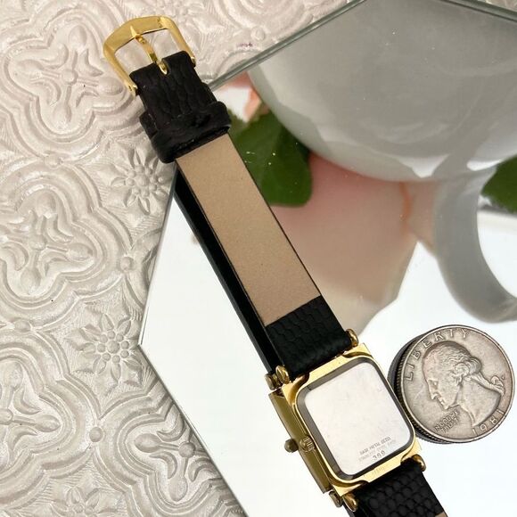 Vintage Benrus Diamond Accented Dial Dress Watch with Leather Strap - Picture 15 of 16